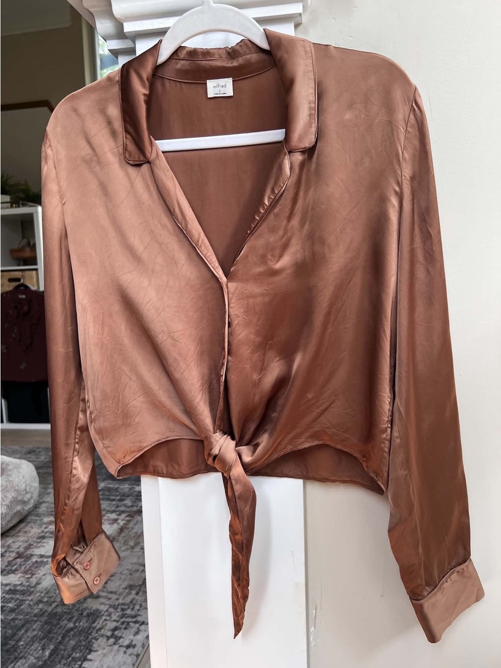 Aritzia Wilfred Satin Top - Picture 2 of 3